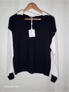 Women's Sioni Milano V-Neck Sweater L Black & White